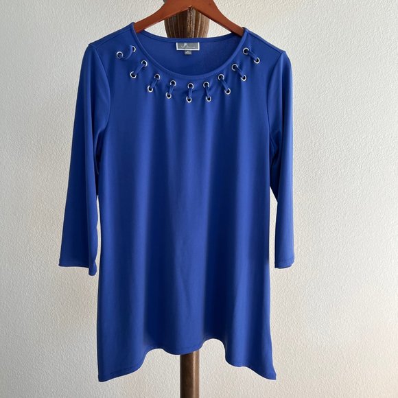 JM Collection Size M Cobalt Grommet Detailing Embellished Asymmetric Hem Top - Picture 1 of 12
